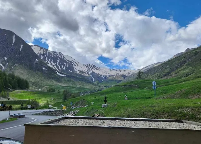 3 Pieces Avec Piscine Chauffee Apartment